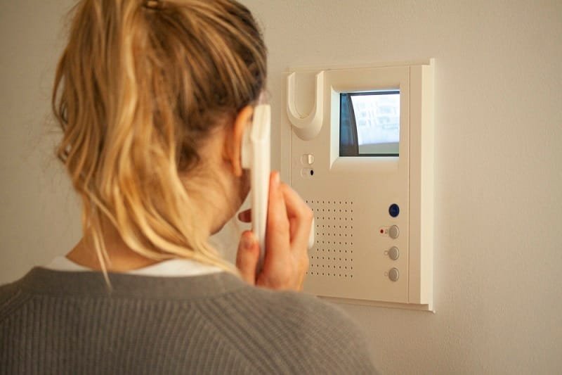 Intercom System For Apartment Building Los Angeles- Select Best Installer